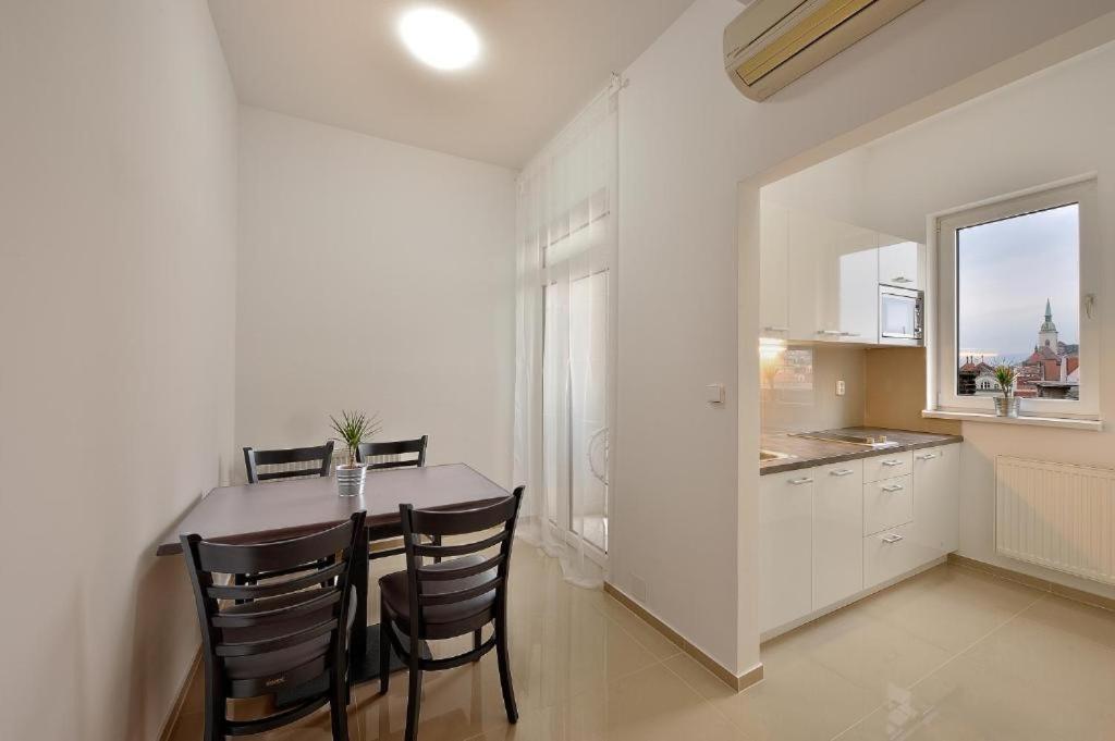 Self Check-In Apartments By Amber Bratislava Exterior foto